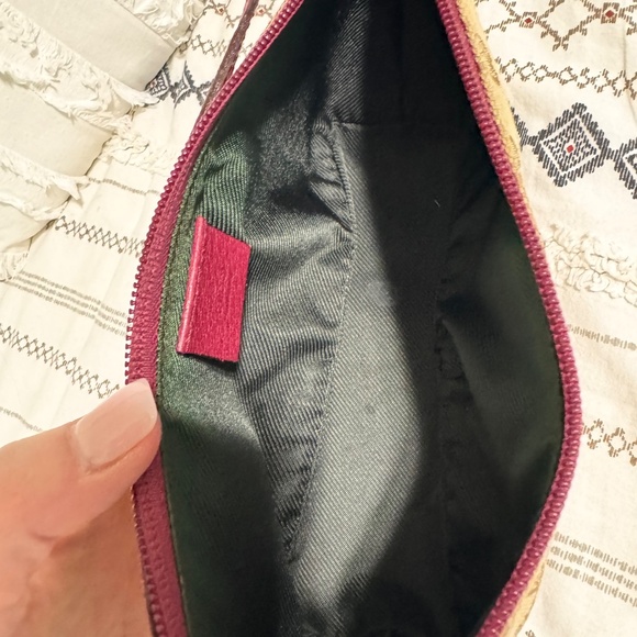 Dooney and Bourke zip Pouch - Picture 4 of 4